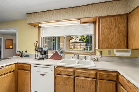 2930 Bailey Avenue Medford OR 97504