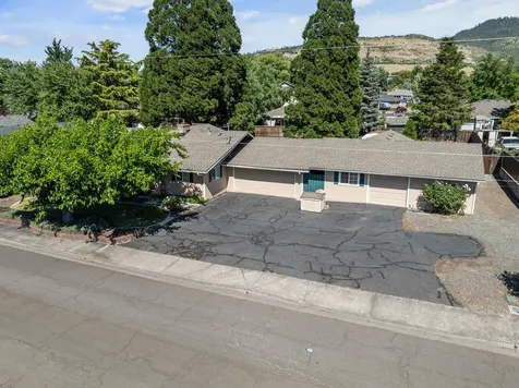 2930 Bailey Avenue Medford OR 97504