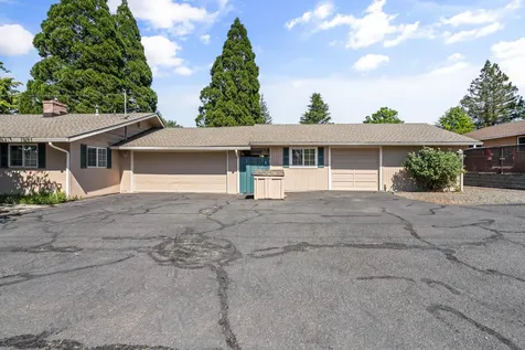 2930 Bailey Avenue Medford OR 97504