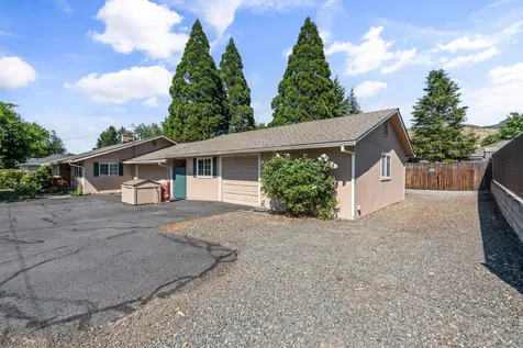 2930 Bailey Avenue Medford OR 97504