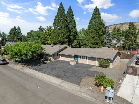 2930 Bailey Avenue Medford OR 97504