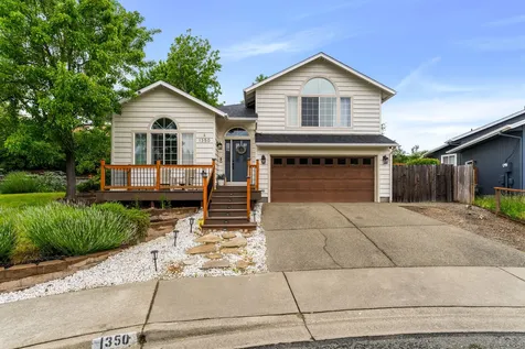1350 Forestview Drive Grants Pass OR 97527