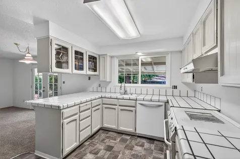 1996 Woodlawn Drive Medford OR 97504