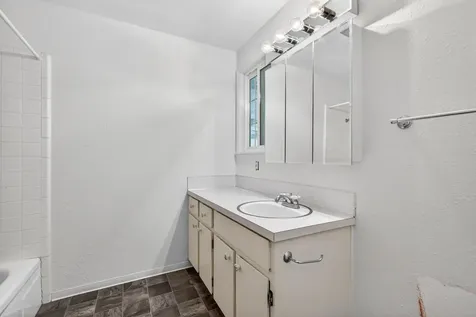 1996 Woodlawn Drive Medford OR 97504