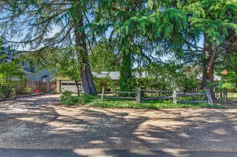1996 Woodlawn Drive Medford OR 97504