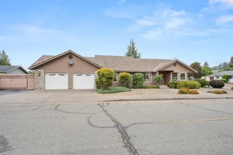 1449 Ben Aire Circle Grants Pass OR 97527
