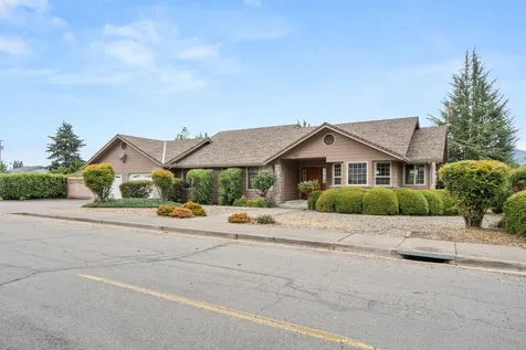 1449 Ben Aire Circle Grants Pass OR 97527