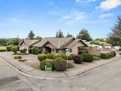 1449 Ben Aire Circle Grants Pass OR 97527