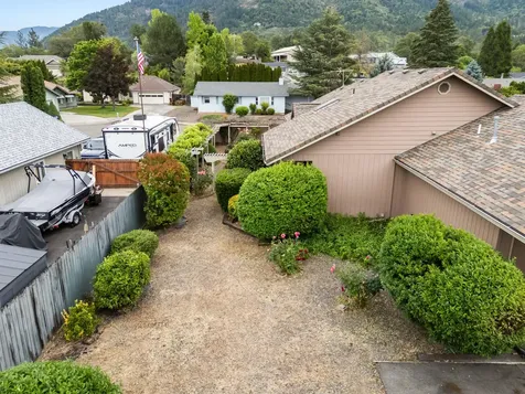 1449 Ben Aire Circle Grants Pass OR 97527