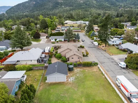 1449 Ben Aire Circle Grants Pass OR 97527