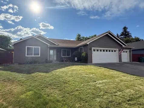 3276 Hammer Street Klamath Falls OR 97603