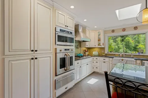 22300 Highway 62 Shady Cove OR 97539