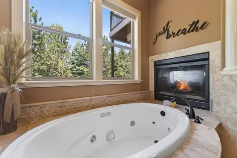 9009 Merlin Drive Redmond OR 97756