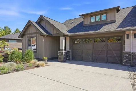2736 NW Fairway Heights Drive Bend OR 97703