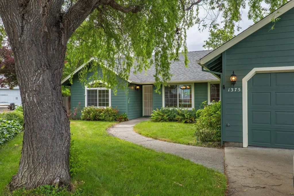 1375 Forestview Drive Grants Pass OR 97527