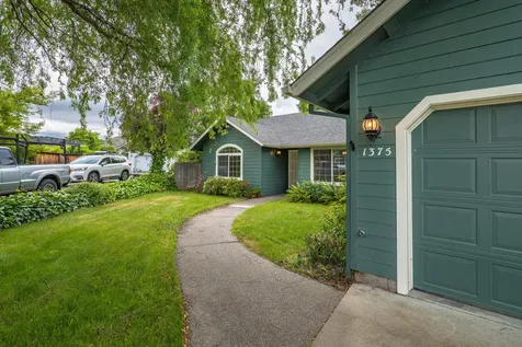 1375 Forestview Drive Grants Pass OR 97527