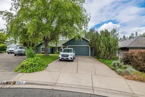 1375 Forestview Drive Grants Pass OR 97527
