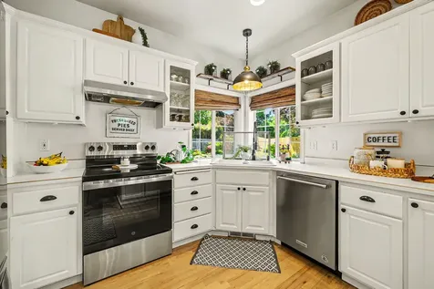 575 Carriage Court Jacksonville OR 97530