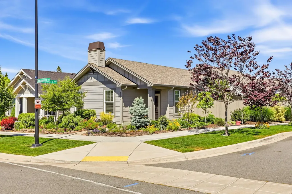 3841 Shamrock Drive Medford OR 97504