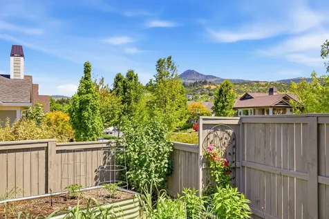 3841 Shamrock Drive Medford OR 97504