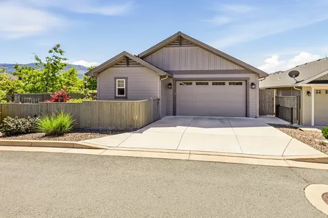 3841 Shamrock Drive Medford OR 97504