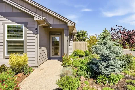 3841 Shamrock Drive Medford OR 97504