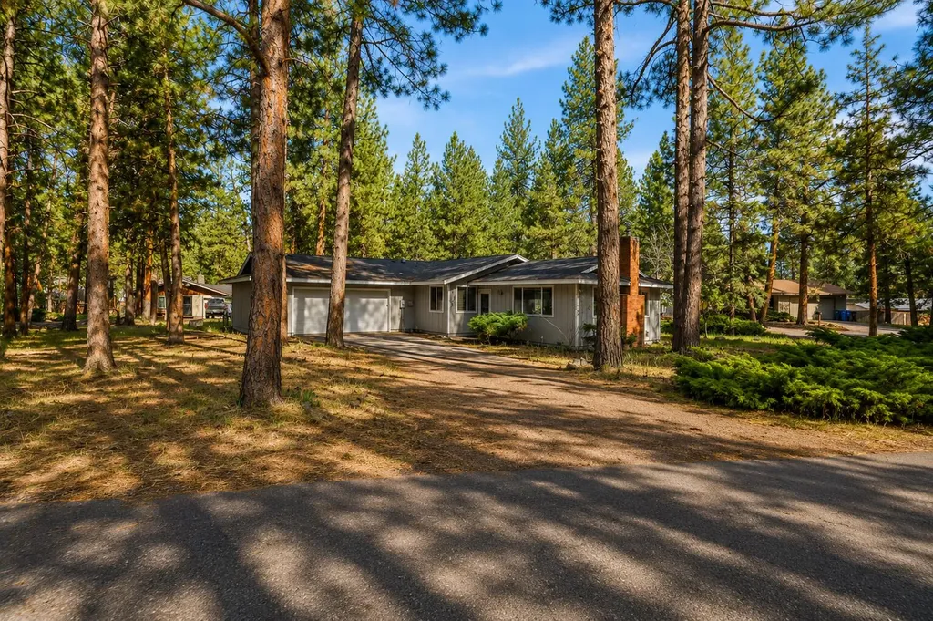 19968 Double Tree Court Bend OR 97702
