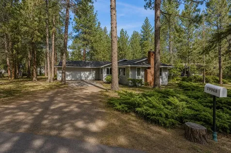19968 Double Tree Court Bend OR 97702