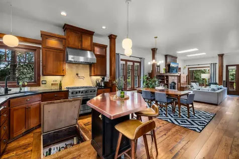 2216 NW 6th Street Bend OR 97703