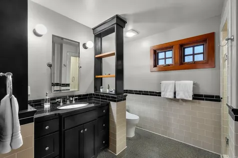 2216 NW 6th Street Bend OR 97703
