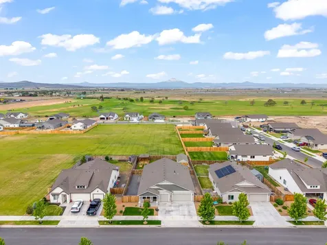 1256 NW Golf Course Drive Madras OR 97741