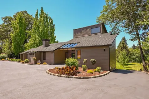 2546 Fisher Road Roseburg OR 97471