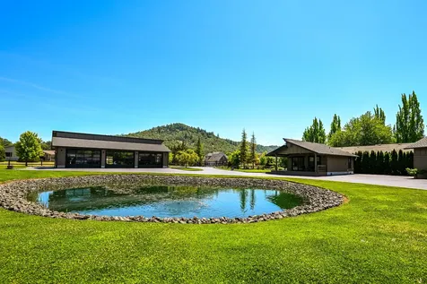 2546 Fisher Road Roseburg OR 97471