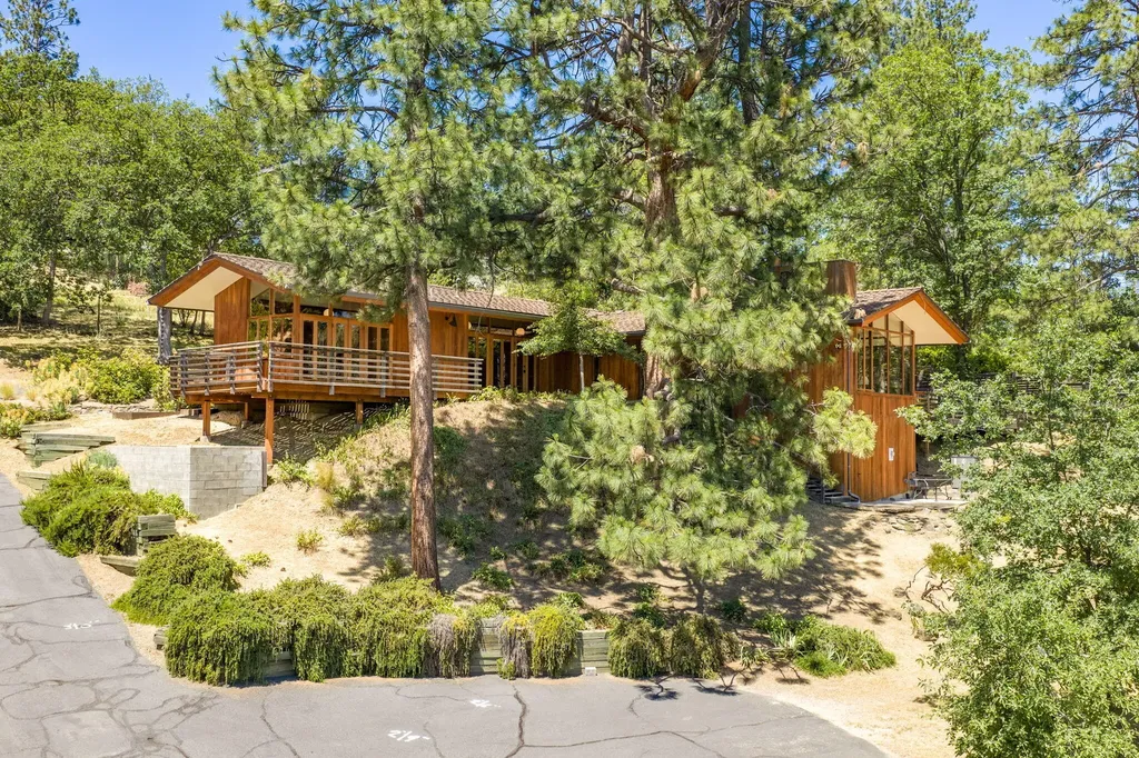 155 Terrace Street Ashland OR 97520
