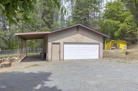 782 Covered Bridge Road Rogue River OR 97537