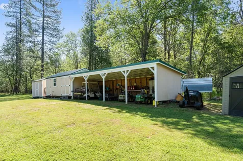 2802 Russell Road Merlin OR 97532