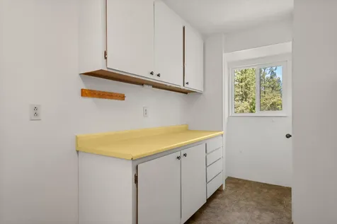 2802 Russell Road Merlin OR 97532