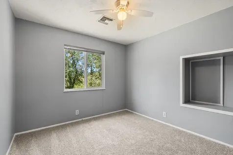 2802 Russell Road Merlin OR 97532