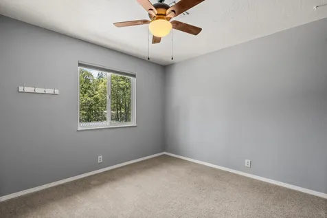 2802 Russell Road Merlin OR 97532