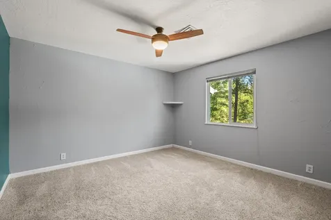 2802 Russell Road Merlin OR 97532