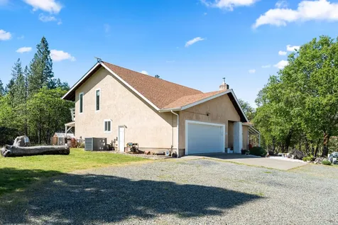 2802 Russell Road Merlin OR 97532