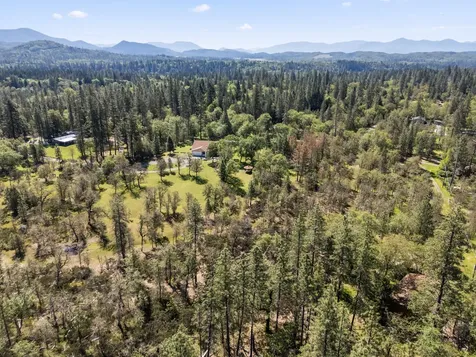 2802 Russell Road Merlin OR 97532