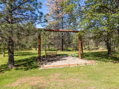 2802 Russell Road Merlin OR 97532