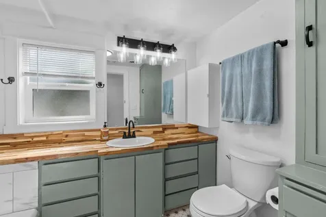 565 SE Woodland Boulevard Bend OR 97702