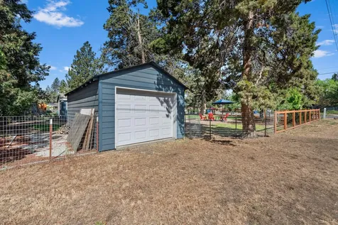 565 SE Woodland Boulevard Bend OR 97702