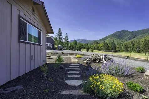 5388 Kane Creek Central Point OR 97502