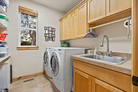 3281 NW Bungalow Drive Bend OR 97703