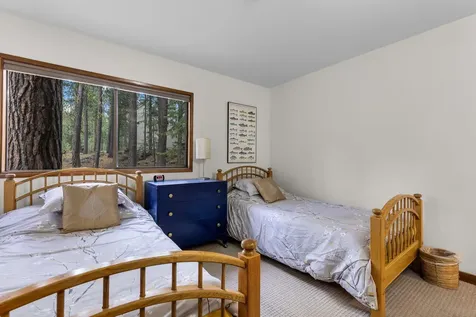 70668 Kaporie Black Butte Ranch OR 97759