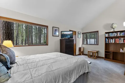 70668 Kaporie Black Butte Ranch OR 97759