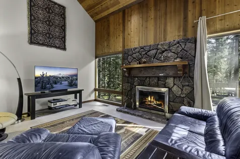 70668 Kaporie Black Butte Ranch OR 97759